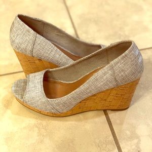 Toms Stella peep toe wedges size 8
